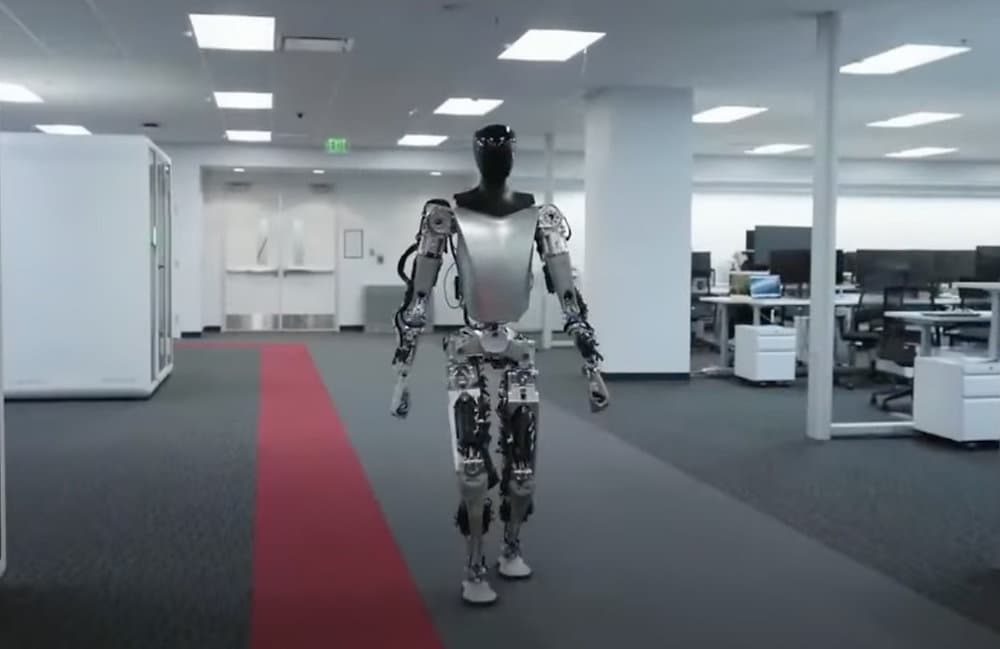 Tesla Optimus Robot Displays Arrive at North American Stores