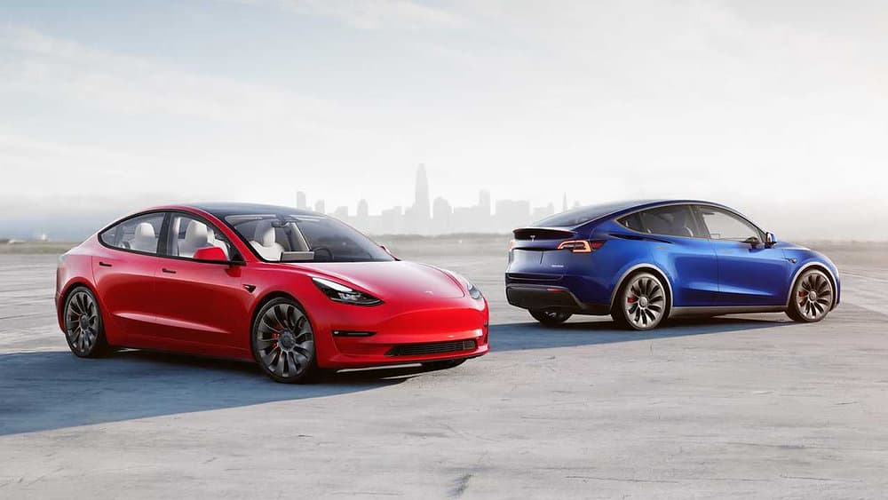 Tesla Dips Its Toes into Google Advertising, Departing from Its Non-Traditional Marketing Approach