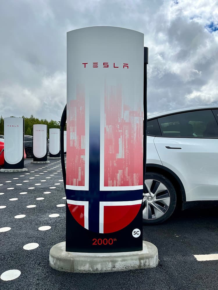 Tesla Celebrates 2,000th Supercharger Stall Milestone in Norway